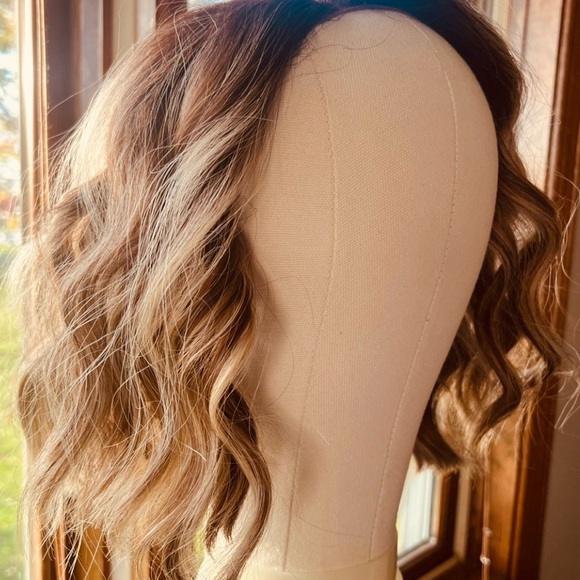 CSC Marisol in the gorgeous coffee blend coloring. Wavy Blonde Hair Wig - Picture 2 of 2